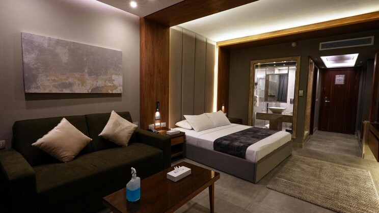 Deluxe Double Room with Side Sea View